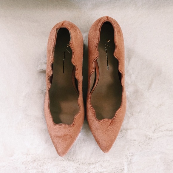 Anthropologie Scalloped Velvet Heels 